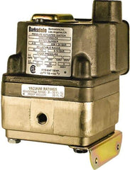 Barksdale - 1.5 to 150 psi Adjustable Range, 300 Max psi, Differential Pressure Switch - 1/8 NPT Female, 18in Free Leads, SPDT Contact, 300SS Wetted Parts, 0.5% Repeatability - Exact Industrial Supply