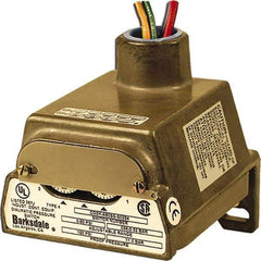 Barksdale - 1.5 to 150 psi Adjustable Range, 300 Max psi, Diaphragm Pressure Switch - 1/2 NPT Female, 18in Free Leads, 2 x SPDT Contact, 304SS Wetted Parts, 0.5% Repeatability - Exact Industrial Supply