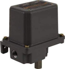Square D - 7 and 9 NEMA Rated, SPDT, 90 to 2,900 psi, Electromechanical Pressure and Level Switch - Adjustable Pressure, 120 VAC at 6 Amp, 125 VDC at 0.22 Amp, 240 VAC at 3 Amp, 250 VDC at 0.27 Amp, 1/4 Inch Connector, Screw Terminal, For Use with 9012G - Exact Industrial Supply