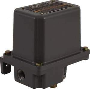 Square D - 7 and 9 NEMA Rated, SPDT, 1 to 40 psi, Electromechanical Pressure and Level Switch - Adjustable Pressure, 120 VAC at 6 Amp, 125 VDC at 0.22 Amp, 240 VAC at 3 Amp, 250 VDC at 0.27 Amp, 1/4 Inch Connector, Screw Terminal, For Use with 9012G - Exact Industrial Supply