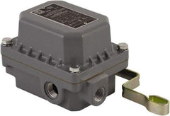Square D - 7 and 9 NEMA Rated, DPST, Float Switch Pressure and Level Switch - 575 VAC, Line-Load-Load-Line Terminal - Exact Industrial Supply
