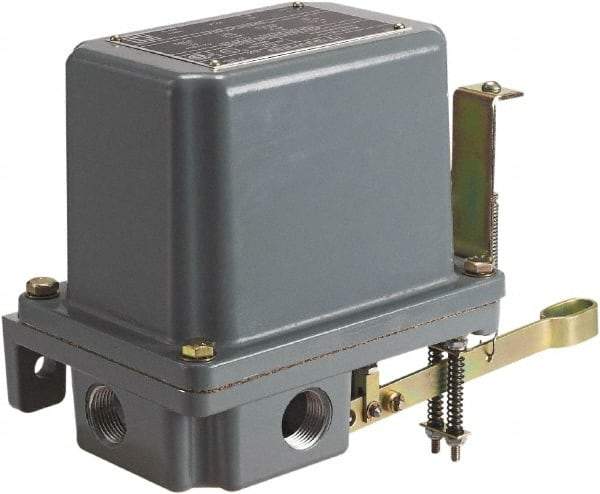 Square D - 7 and 9 NEMA Rated, DPST-DB, Float Switch Pressure and Level Switch - 575 VAC, Line-Load-Load-Line Terminal - Exact Industrial Supply