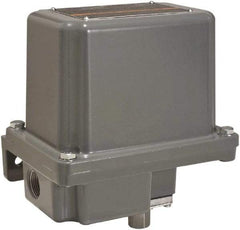 Square D - 7 and 9 NEMA Rated, DPDT, 3 to 150 psi, Electromechanical Pressure and Level Switch - Fixed Pressure, 120 VAC at 6 Amp, 125 VDC at 0.22 Amp, 240 VAC at 3 Amp, 250 VDC at 0.11 Amp, 1/4 Inch Connector, Screw Terminal, For Use with 9012G - Exact Industrial Supply