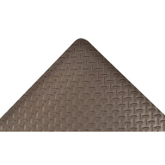 Anti-Fatigue Mat:  900.0000″ Length,  36.0000″ Wide,  9/16″ Thick,  Nitrile Rubber,  Beveled Edge,  Heavy Duty Diamond Plates,  Black,  Dry