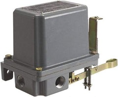 Square D - 7 and 9 NEMA Rated, DPST-DB, Float Switch Pressure and Level Switch - 575 VAC, Line-Load-Load-Line Terminal - Exact Industrial Supply