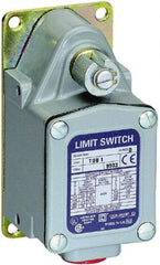 Square D - SPDT, NC/NO, 600 VAC, Screw Terminal, Rotary Head Actuator, General Purpose Limit Switch - 1, 2, 4, 12, 13 NEMA Rating, IP65, IP66, IP67 IPR Rating - Exact Industrial Supply