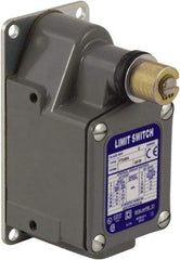 Square D - SPDT, NC/NO, 600 VAC, Screw Terminal, Rotary Head Actuator, General Purpose Limit Switch - 1, 2, 4, 12, 13 NEMA Rating, IP65, IP66, IP67 IPR Rating - Exact Industrial Supply